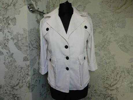 Luxusny damsky strečovy blejzer/kabatik, s