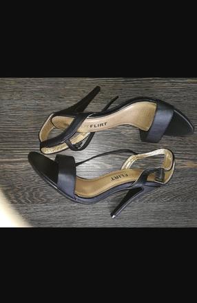 Krásne sandálky, 38