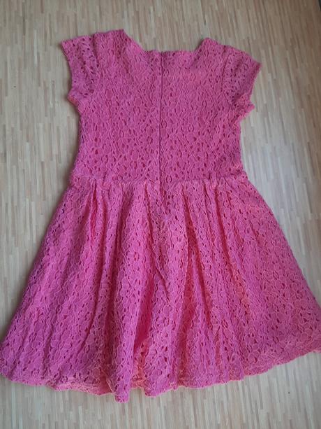 Romanticke cipkovane saty, 104