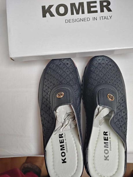 Čierne pološlapky, 38