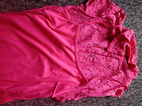 Čipkované šaty, m