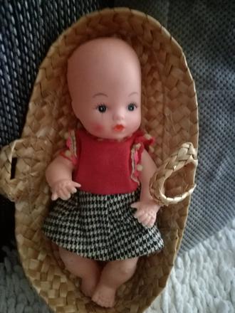 Bábika  retro v košičku, 