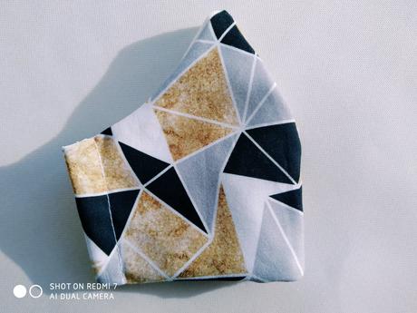 Kozmetická taštička geometria,