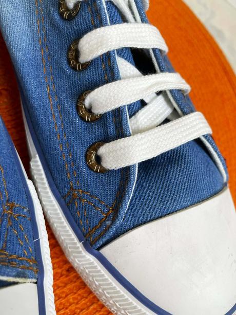 Kvalitné tenisky, 42