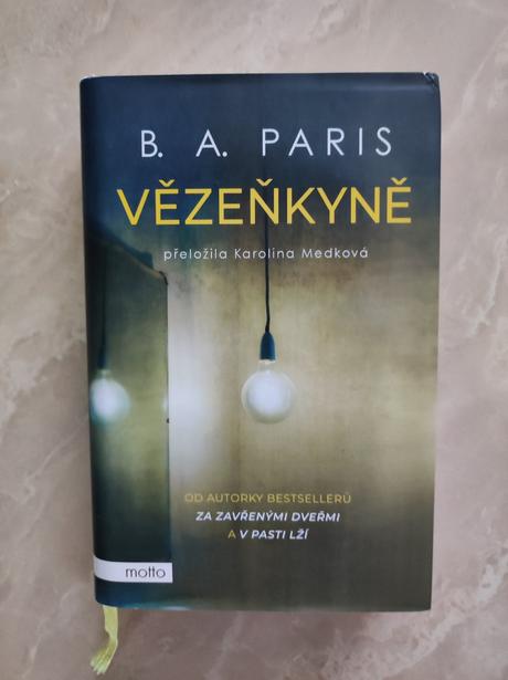 Terapie, hosť, vězenkyně, 