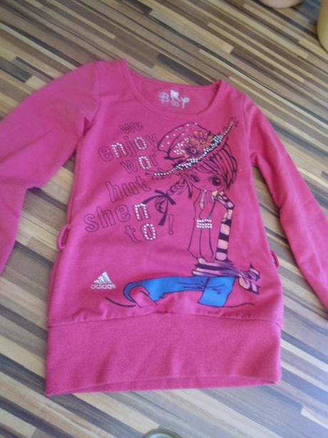 Predlžené tričko, 104