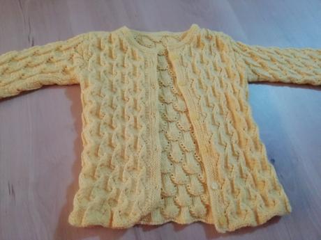 Žltý detský svetrík ručná práca, 116