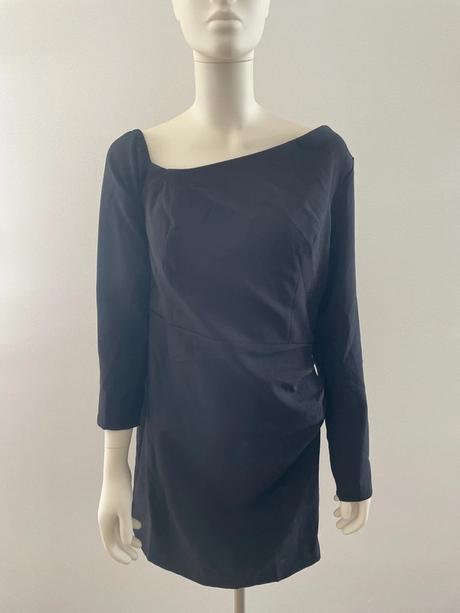 Krátke čierne šaty, l