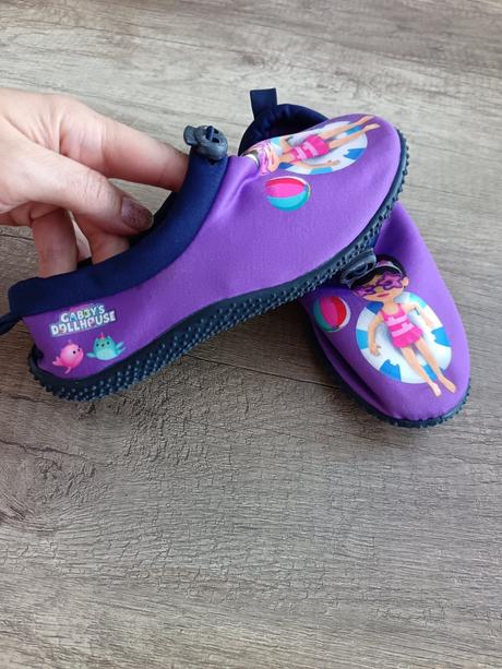 Topánky do vody, 30