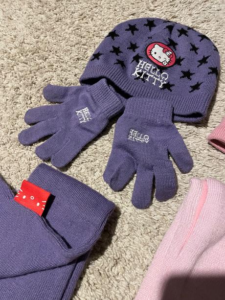 Čiapky+supravy hello kitty 5-8 r, hello kitty,128