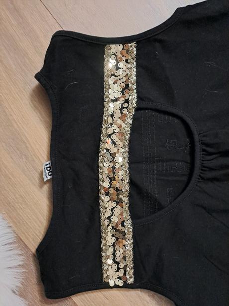 Nadherne dievcenske saty, 152