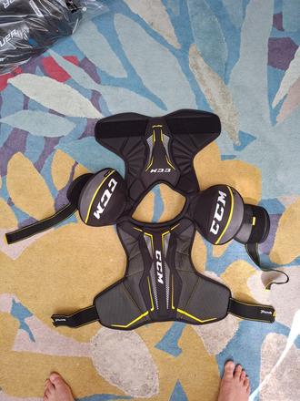 Hokejové ramená/ vesta ccm senior s - super stav, ccm,s