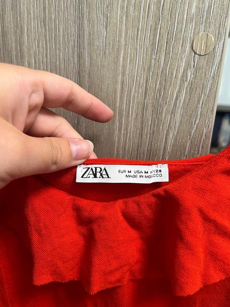Červené šaty, zara,m
