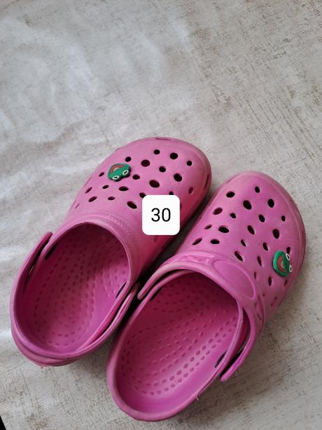 Crocsy, 28
