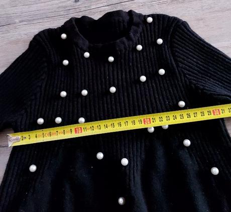 Pletené zimné šaty s perličkami, 134