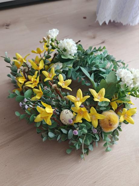 Veniec jarný,nože byť aj na dvere,dá zavesiť, 