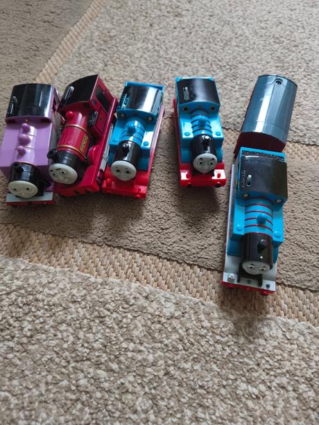 Rc dráha vláčik thomas a vláčiky tomica 85413,