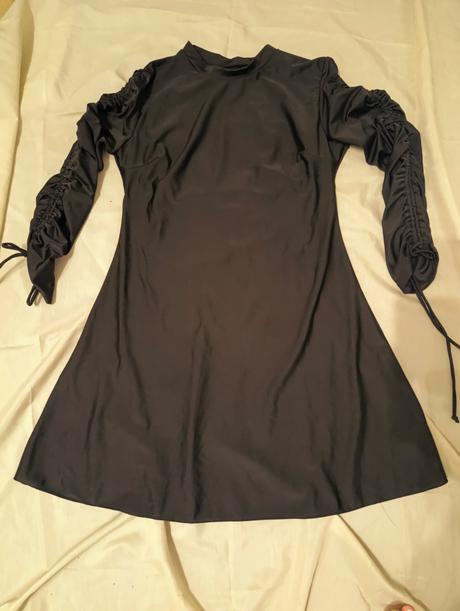 Čierne šaty s vsitou podprsenkou, l