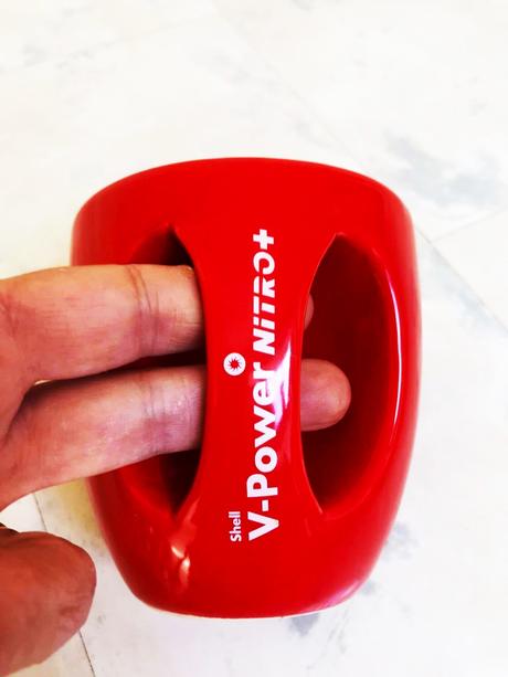 Zaujímavá šálka, 