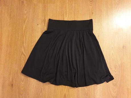 Čierna sukňa, amisu,s