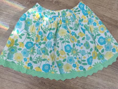 Krásna sukienka,vek 6-7r. veľ.122, f&f,122