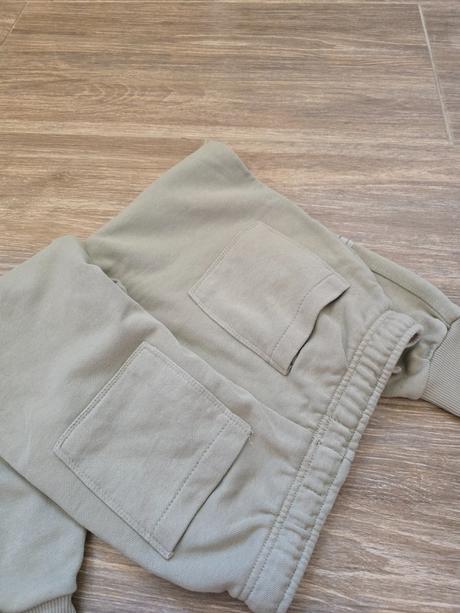 Tepláky č.122, zara,122