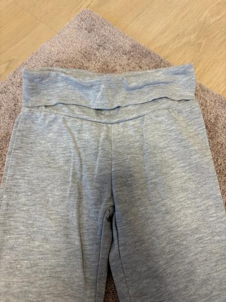 Zvoncove teplaky, zara,116
