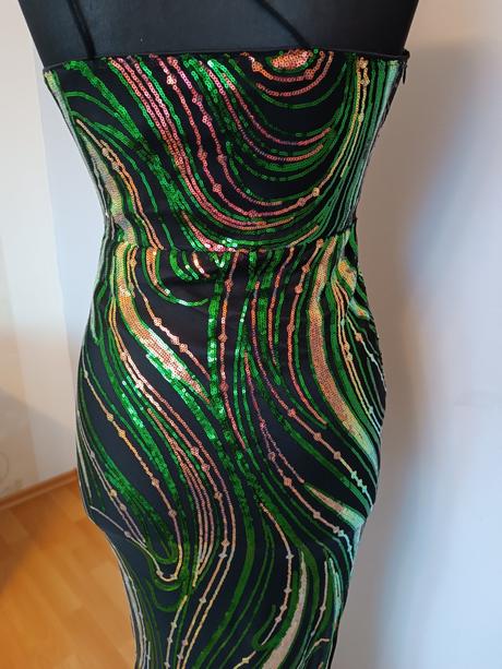 Šaty trblietavé, 40