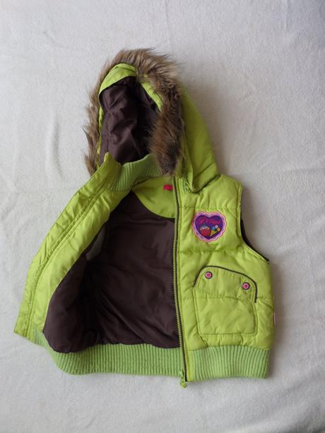 Dievčenská vesta, 104