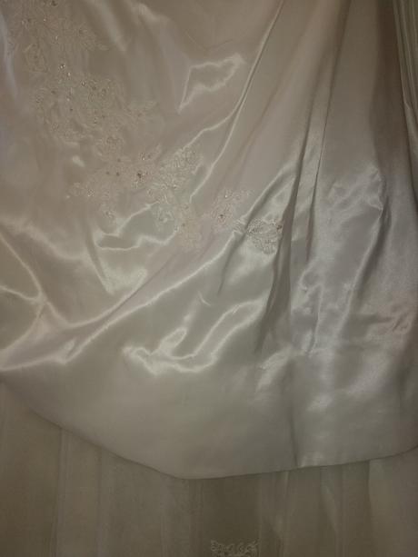 Svadobné šaty + 2 vesty, 38