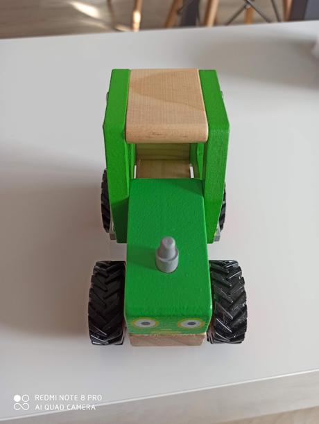 Drevené hračky pre dievča a chlapca,