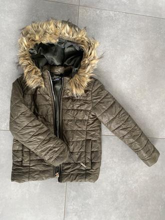 Prechodná bundička, 122