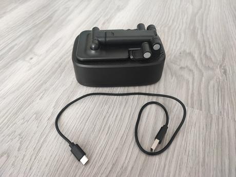 Reproduktor, stojan na mobil a nabíjacia stanica, 