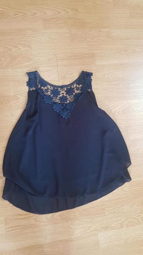 Tmavomodrá blúzka s madeirou v. m, m