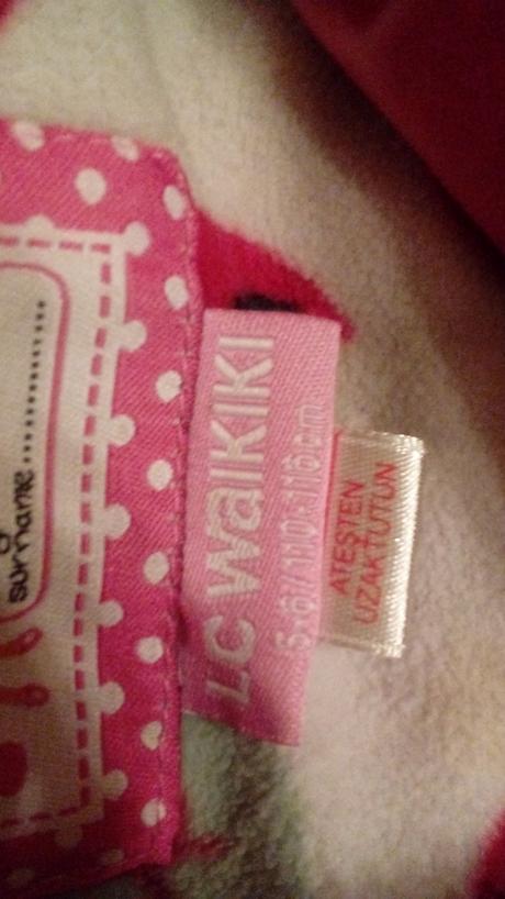 Nepremokavy kabat cervena ciapocka, 116