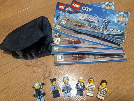 Lego city 60210 policajná letecká základňa,