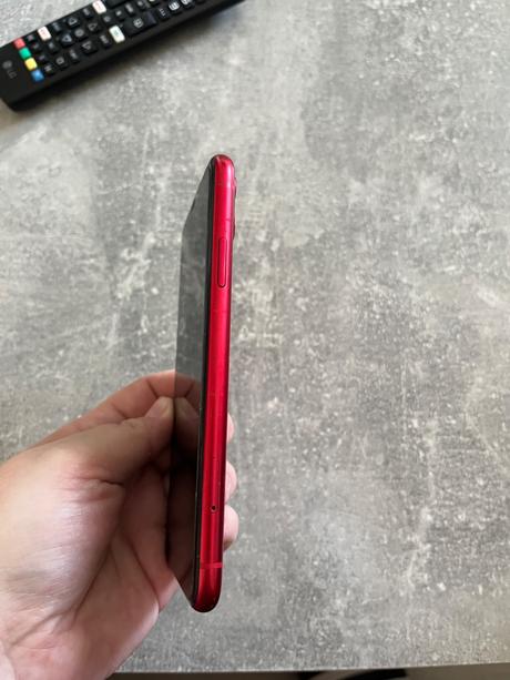 Predám iphone 11, apple