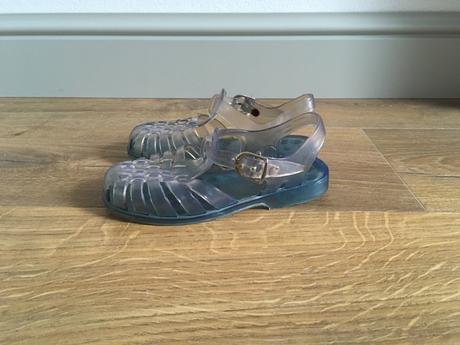 Priesvitné gumené sandále, 29