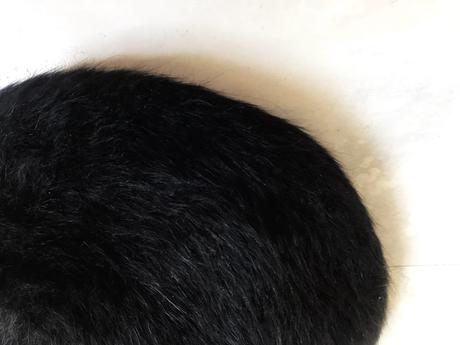 Teplá angorová bareta s vlasom, m