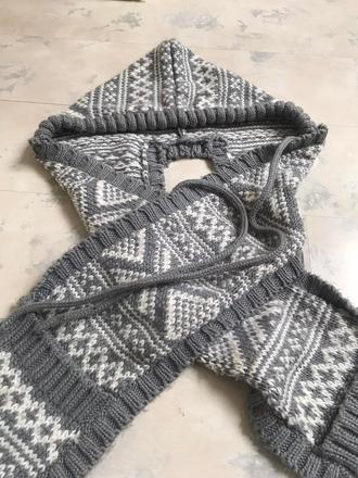 Šál s čiapkou (kapucňou ), 