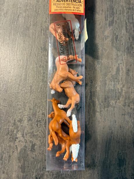 Safari ltd. -kone z farmy mix v tube, 