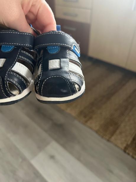 Sandalky, mayoral,19