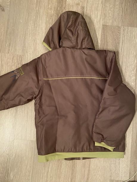 Chlapčenská vetrovka, herma,134