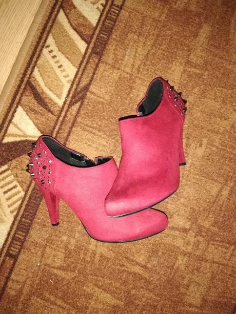 Červené koníčky 38, graceland,38