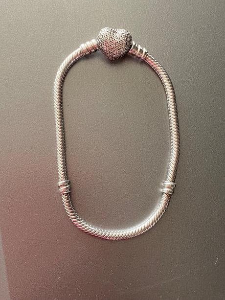 Pandora srdiečkovy naramok, pandora