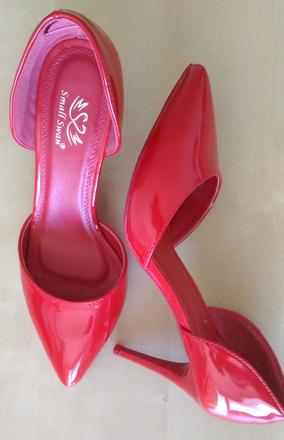 Červené lodičky, 37