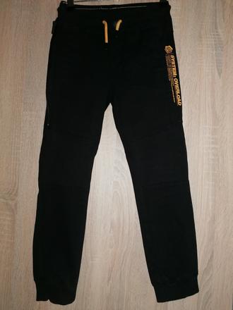 Elastické nohavice, 134