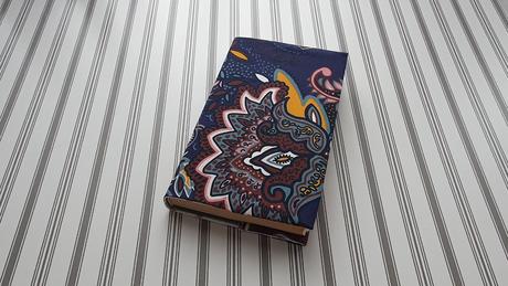 Rastúci obal na knihu,