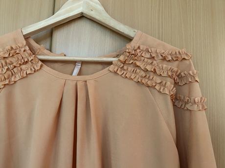 Broskyňová blúzka, s