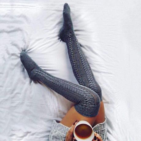 Sede nadkolienky, m / s